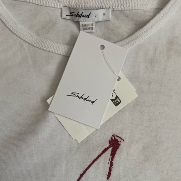 Subdued cherry top! - Picture 2 of 4